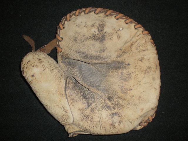 A.J. Reach Basemitt Front 6